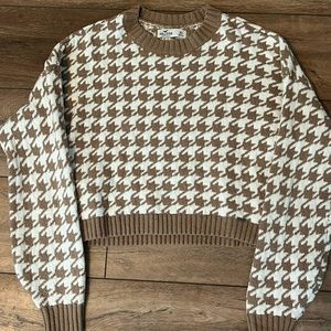 Hollister XS Crop Sweater